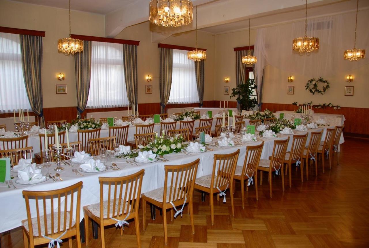 Hotel Velden Bacherlwirt Фельден-ам-Вёртер-Зе Экстерьер фото