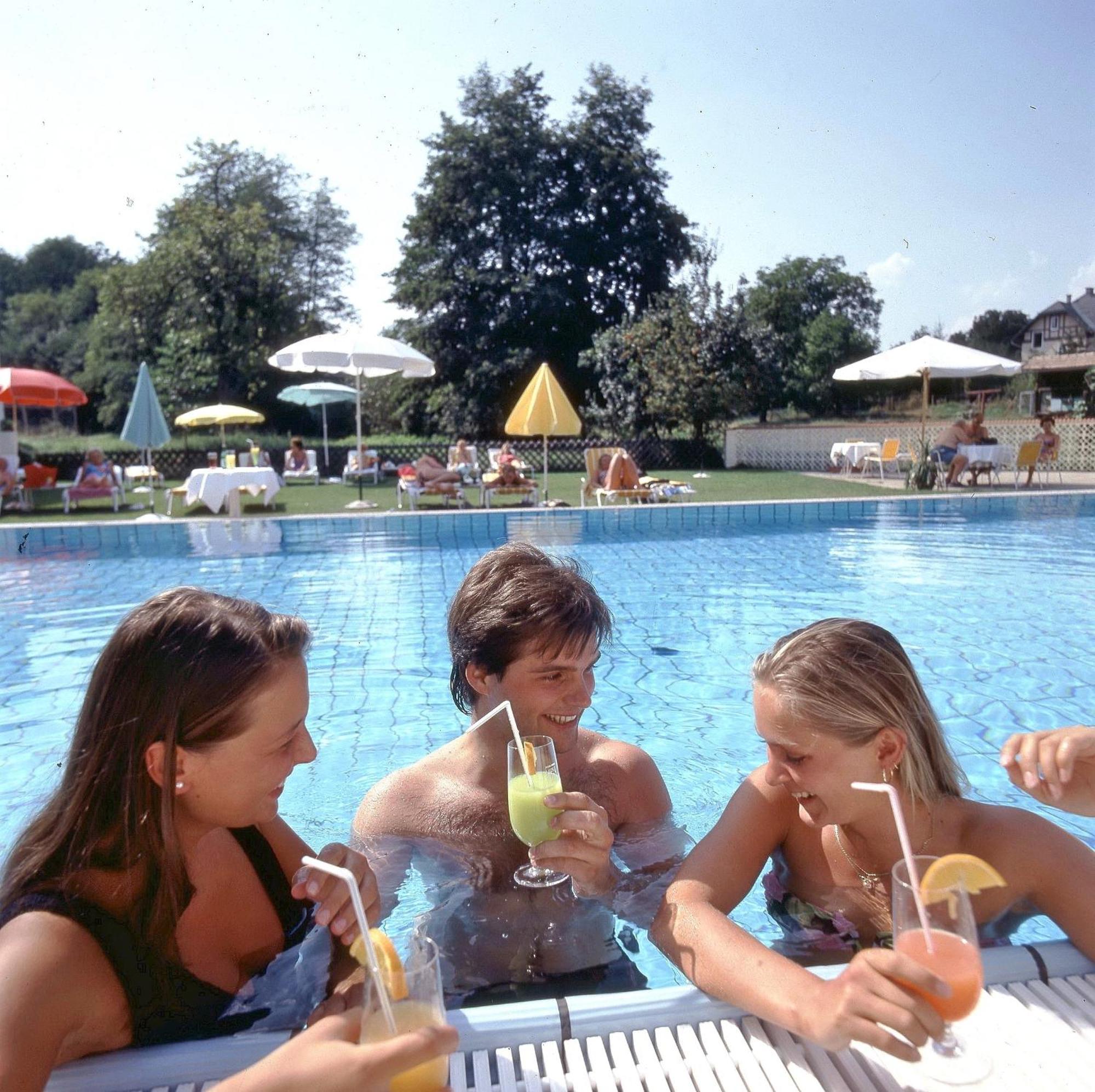 Hotel Velden Bacherlwirt Фельден-ам-Вёртер-Зе Экстерьер фото